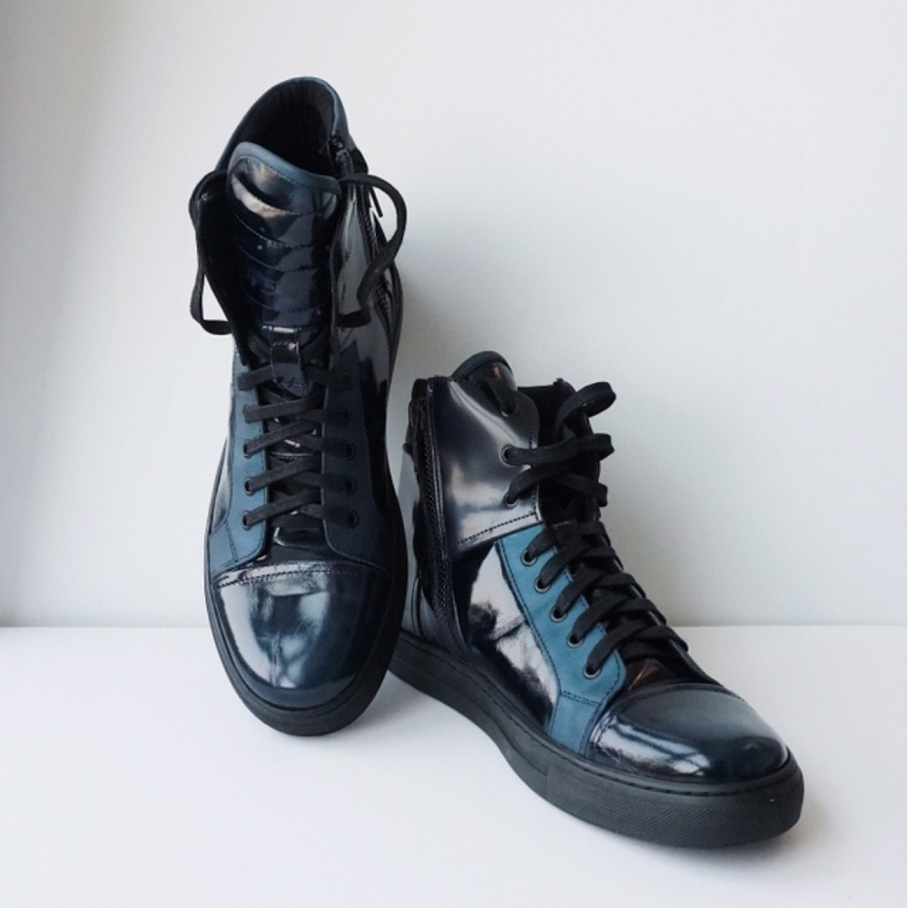 NWOT Kenneth Cole Leather High Top Sneakers.